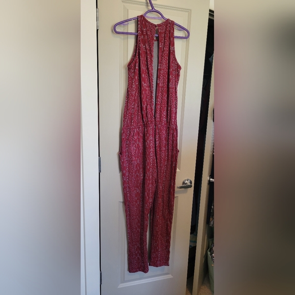Roxy Red Jumpsuit Vibrant and Chic - Picture 6 of 7